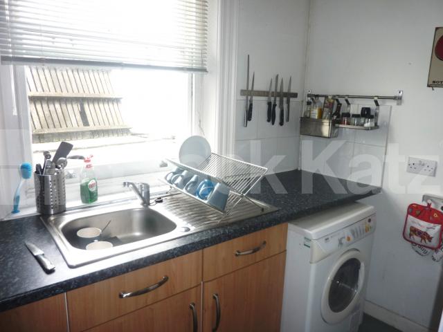 			LOCATION LOCATION LOCATION!!!, 1 Bedroom, 1 bath, 1 reception Flat			 Oxford Street, SOHO